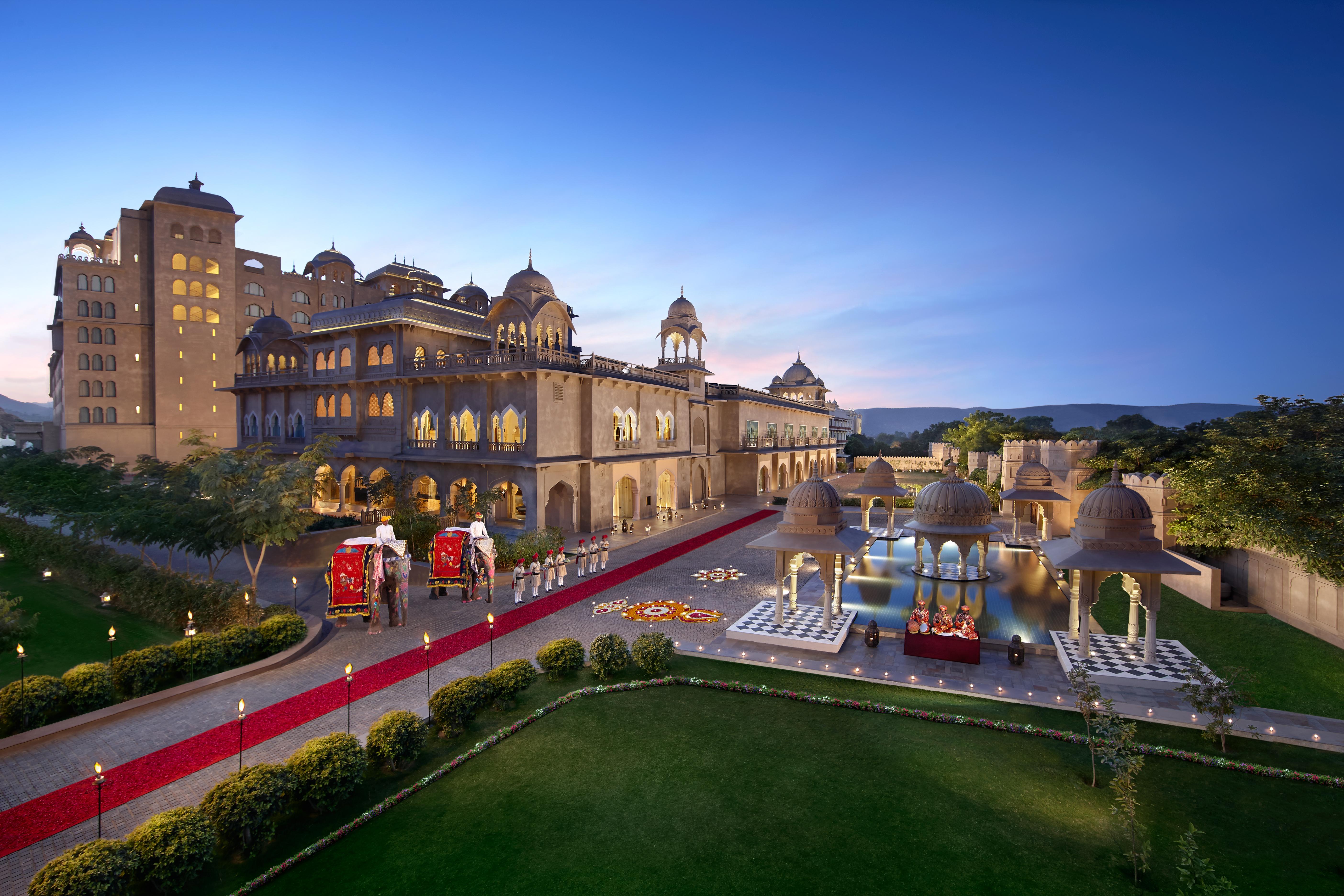 Hotel Fairmont Džajpur Exteriér fotografie The Oberoi Udaivilas Palace
